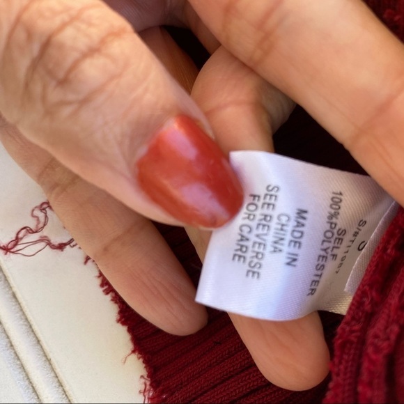 Red Bell sleeves crop top NEW - Picture 3 of 14